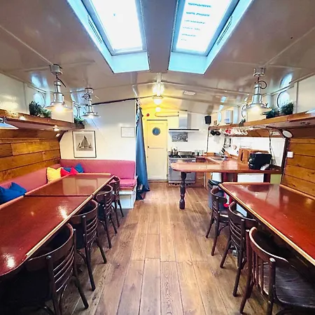 Bateau-hôtel Ray's Crew Weesp