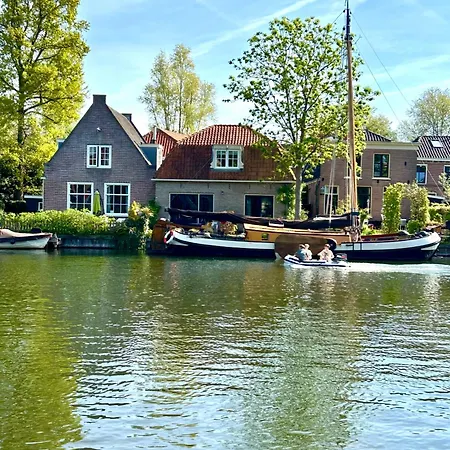 Ray's Crew Bateau-hôtel *