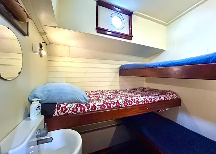 Ray's Crew 보트호텔 *