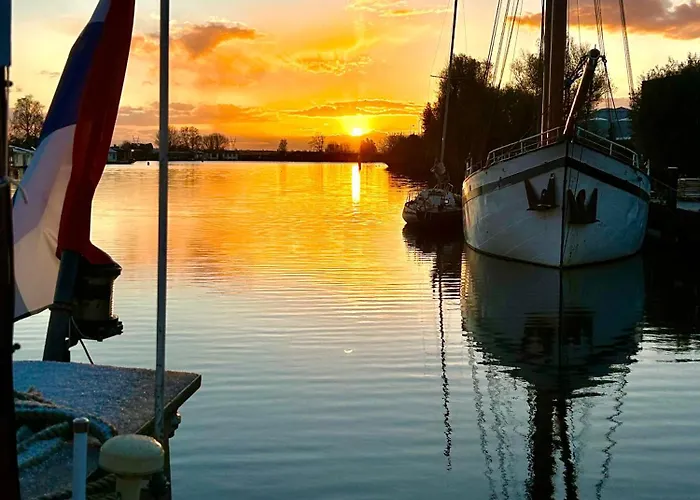 보트호텔 Ray's Crew *