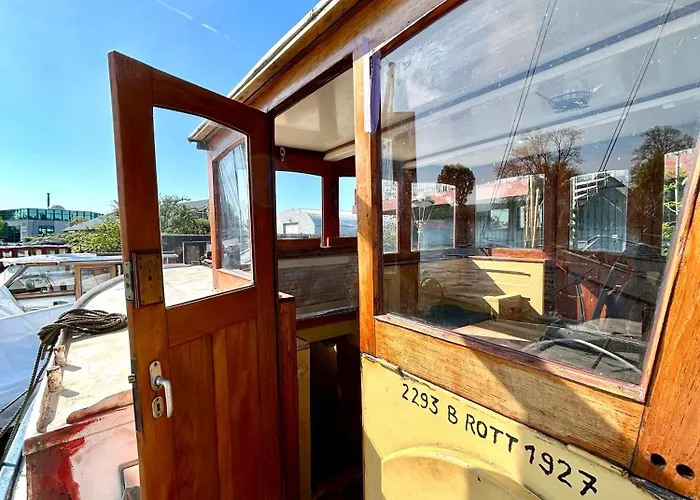 보트호텔 Ray's Crew