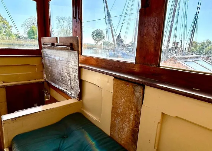 보트호텔 Ray's Crew *