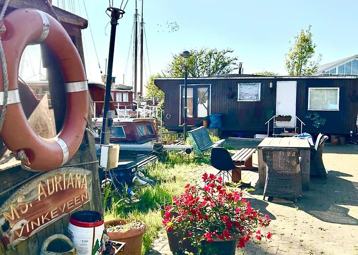 Úszó hotel Ray's Crew Weesp