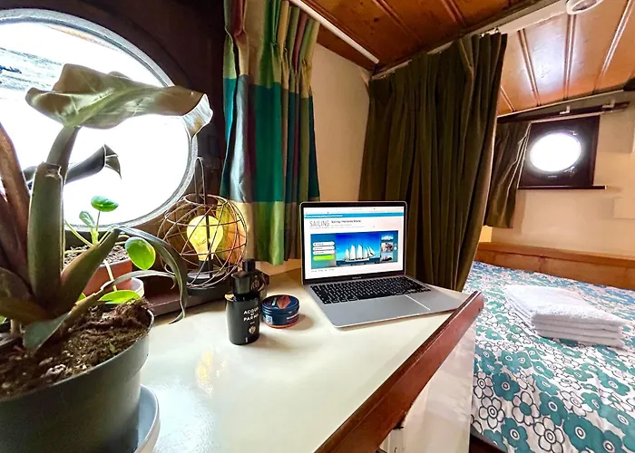 보트호텔 Ray's Crew