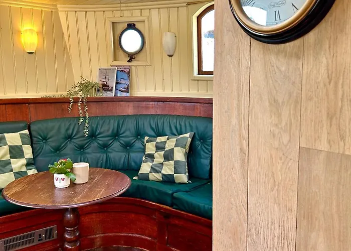 보트호텔 Ray's Crew *