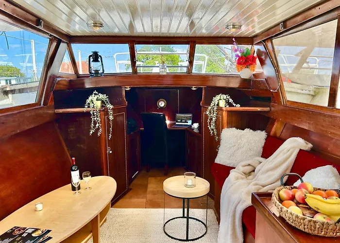 보트호텔 Ray's Crew *