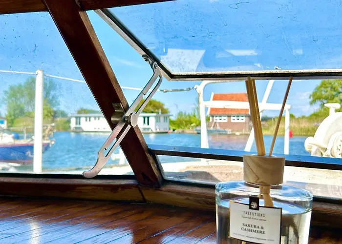 Ray's Crew 보트호텔 *