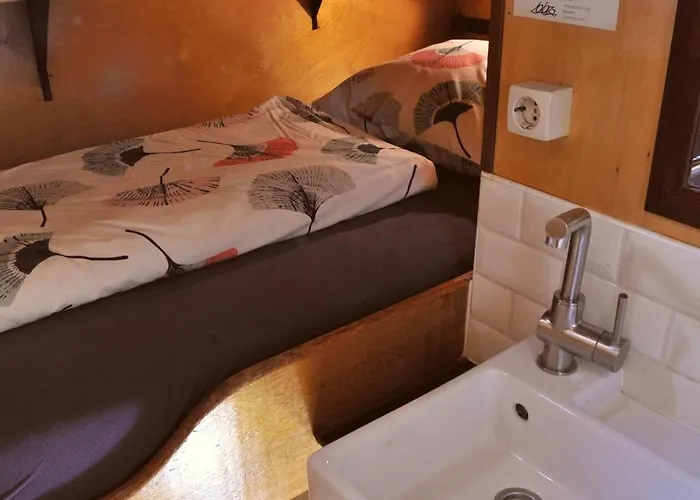 보트호텔 Ray's Crew *