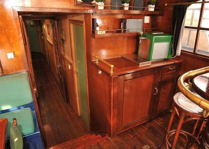 보트호텔 Ray's Crew 비스프