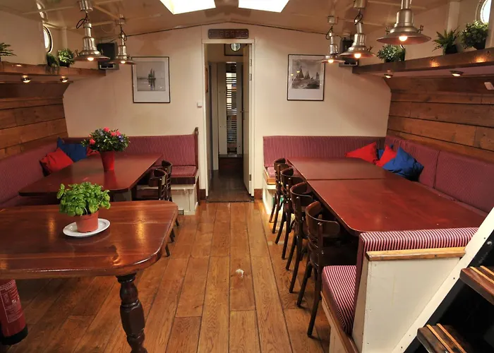 Ray's Crew 보트호텔