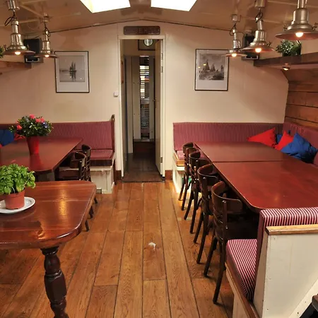 Ray's Crew Botel